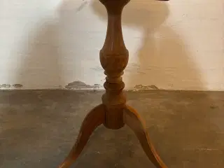 Bord i træ