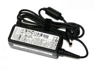 Samsung 40W 19V 2.1A strømforsyning med 5.5mm x 3.4mm Pin In Tip - Original