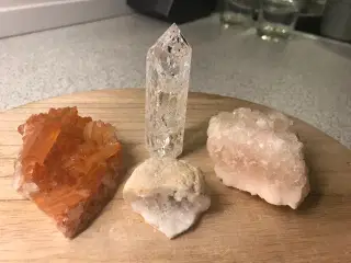 Forskellige krystaller, 4 stk. 