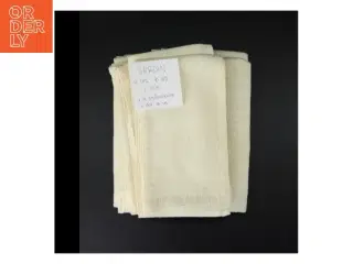 1 sæt gardiner  (str. 142 x 112 cm og 4 stk 15 x 112 cm)