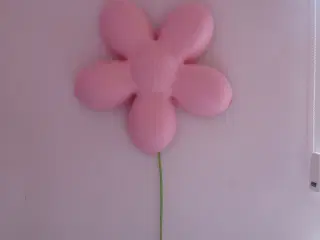 Ikea væglampe, lyserød blomst