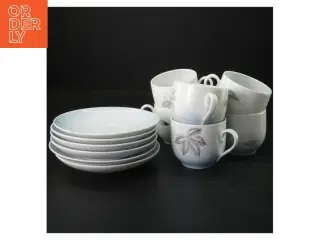 Porcelæn tekopper og underkopper fra B&G (str. Tallerken 13 cm i diameter, krus 7 cm i diameter)