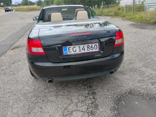 AUDI CABRIOLET A4 2,4 V6. år 2004