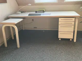 Rumas design kabinet til skrivebord, hvid