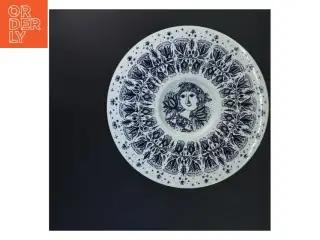 Dekorativ porcelænstallerken fra Nymølle (str. Ø 31 cm)