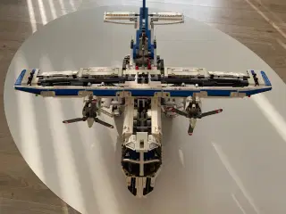 Lego fragtfly 42025