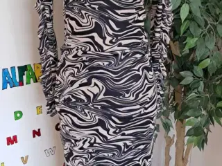 Kjole. Pieces. XS/34