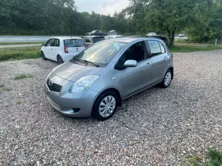 Toyota Yaris 1,3 VVT-i Terra