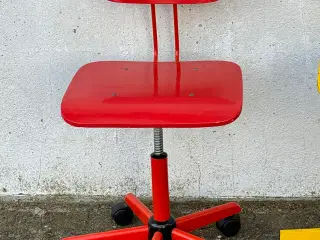 Rød retro kontorstole 