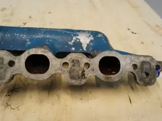 Ford 8210 Indsugningsmanifold D8NN9425AA
