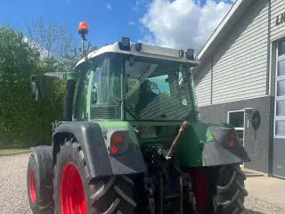 Fendt 410 Vario med frontlæsser.