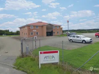 Kontor og lager ejendom