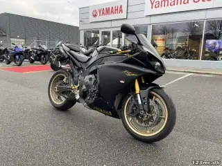 Yamaha YZF R1