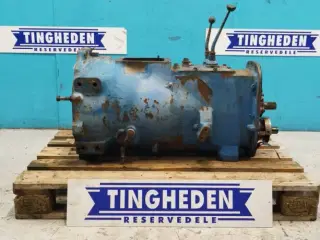 Ford 4000 Transmission 83945981