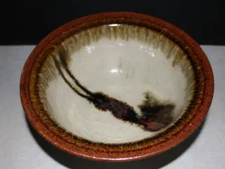 Skål af keramik
