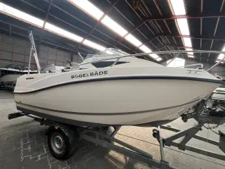 Quicsilver Activ 455 Cabin med F60 Mercury-EFI og 1000 kg Brenderup bådtrailer