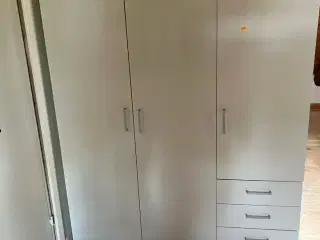 Garderobeskab