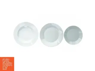 Tallerkner fra Ikea (str. Dyb tallerken 26 cm tallerken 24 cm kagetallerken 20 cm)