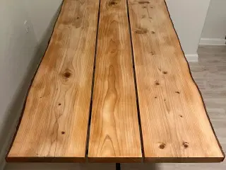 Planke spisebord