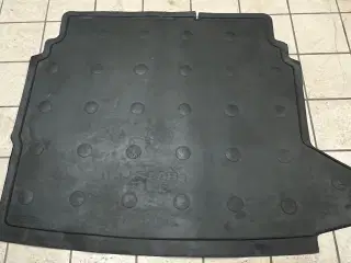 SAAB_orig. gummimåtte_bag.rum