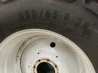 Traktor dæk med fælge