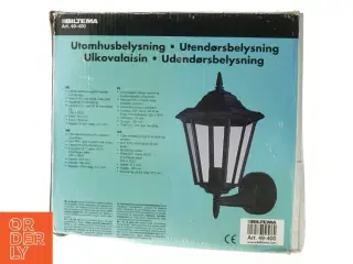 Sort udendørslampe fra Biltema