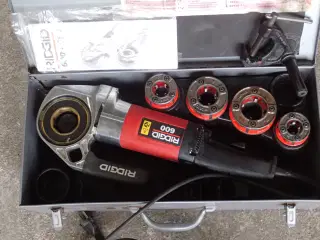 Ridgid elektrisk rørskærer model 600 med 4 bakker.