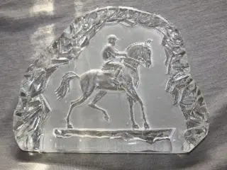 Glas Relief med rytter / hest motiv 26 cm x  21,5 