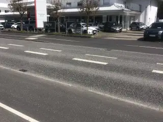 Automobiler - salg og værksteder