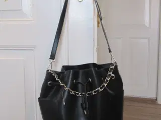 NY - Sort skuldertaske fra Pieces