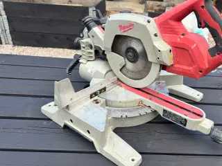 Milwaukee kap/gearingssav på batteri