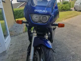 Suzuki gs 500e + udstyr og tøj