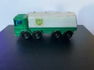 Matchbox No. 32 Leyland Petroleum Tanker