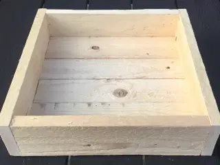 Træ kasse / bakke 60 kr.  30 x 30