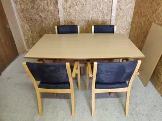 Spisebord i bøgelaminat med 6 stole