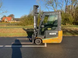 1800 kg unicarreis el truck med Førehus gaffelflytter 2015