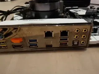 Bundkort GA-Z270x-Gaming 7, CPU, RAM og Vandkøler.