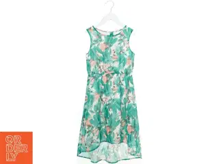 Blomstret sommerkjole fra H&M (str. 140)