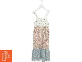 Sommerkjole med blomsterprint fra Zara (str. 134)