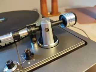 THORENS TD 104 MK II pladespiller