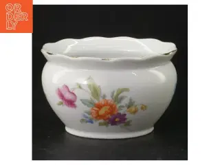 Porcelænsskål med blomstermotiv (str. H. 7 cm. 11 x 9,5 cm)
