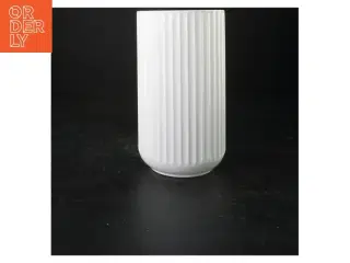 Hvid porcelænsvase fra Lyngby (str. 20 cm)