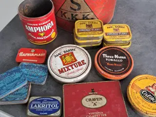 Gamle forskellige retro dåser. Kaffe, tobak m.m.