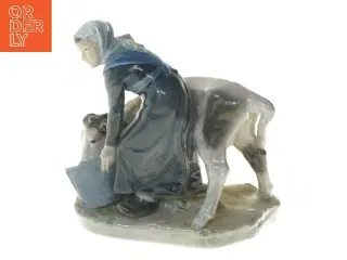 Porcelænsfigur af kvinde og kalv fra Royal Copenhagen (str. 16,5x16,5 cm)