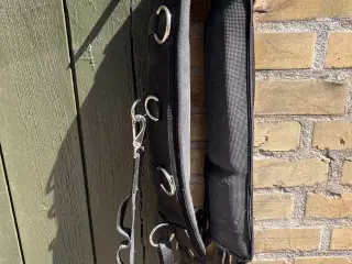 Longegjord med inspændinger, Full, sort