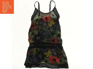 Blomstret kjole med stropper fra Oli (str. 128)