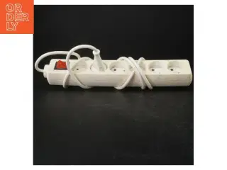 Brugt stikdåse med 4 stik fra Eastech (str. 33x5,5 cm)