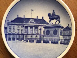 Askebæger m. Amalienborg slot