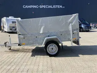 2024 - Selandia Boro Majster 7520U 500/750 kg   flot multi-multifunktionel trailer til have og andet hobby brug med gittersider, pressening. kan ses hos Camping-Specialisten