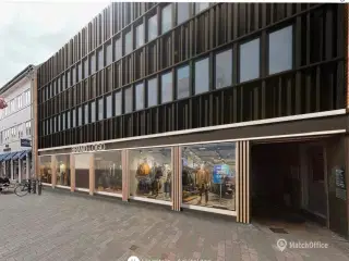 Butik. kontor. klinik - med bedste beliggenhed - i alt 193 kvm
